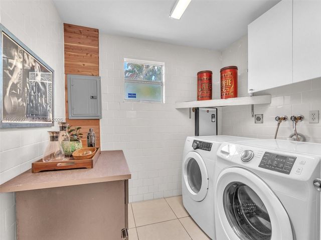 1321 Tyler St, Hollywood, FL 33019