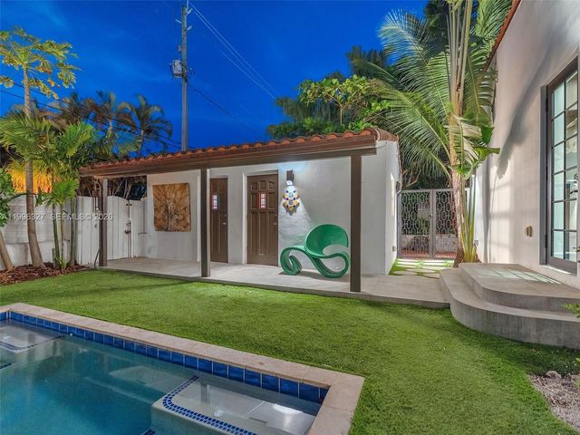 1321 Tyler St, Hollywood, FL 33019
