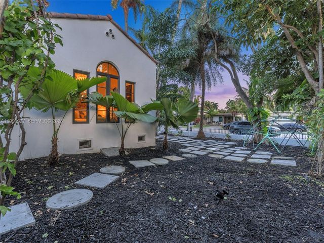 1321 Tyler St, Hollywood, FL 33019
