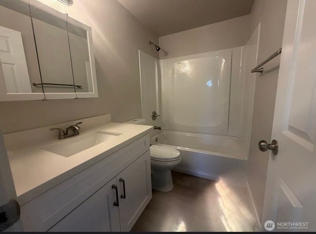 404 S Division Lane, Tacoma, WA 98418