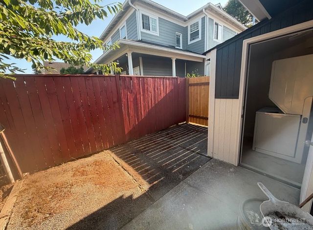 404 S Division Lane, Tacoma, WA 98418