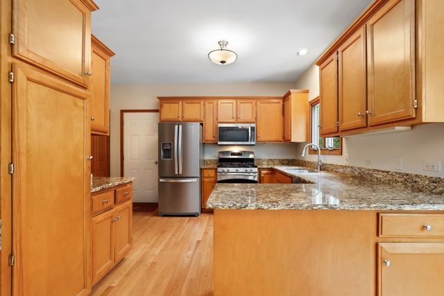 26W180 Arrow Glen Court, Wheaton, IL 60189