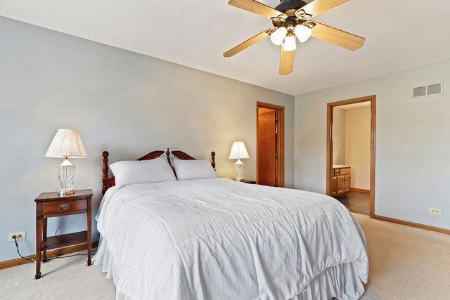 26W180 Arrow Glen Court, Wheaton, IL 60189