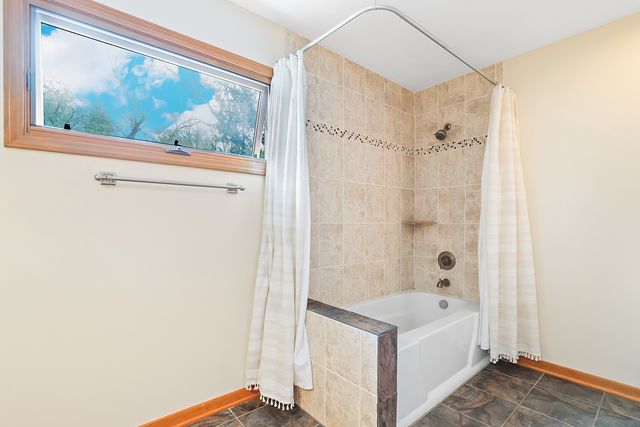26W180 Arrow Glen Court, Wheaton, IL 60189