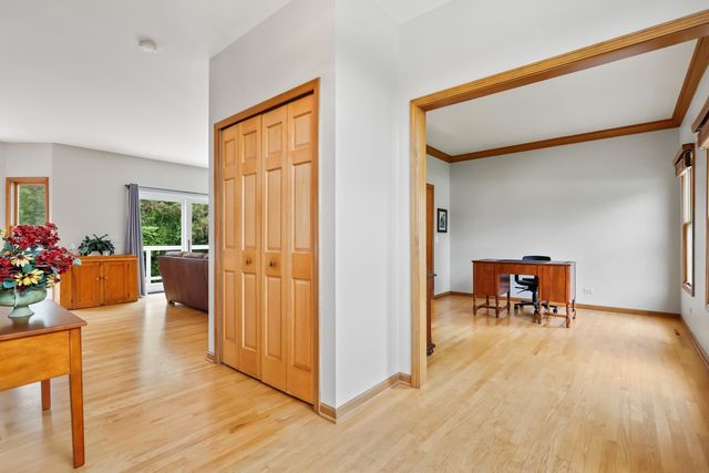 26W180 Arrow Glen Court, Wheaton, IL 60189