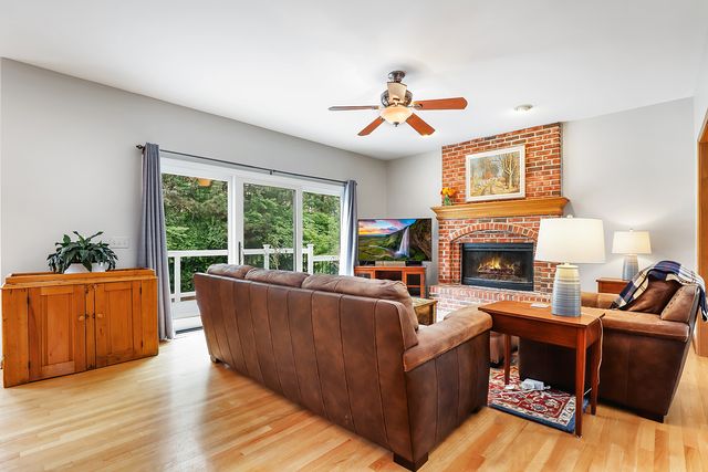 26W180 Arrow Glen Court, Wheaton, IL 60189