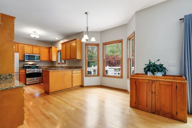 26W180 Arrow Glen Court, Wheaton, IL 60189