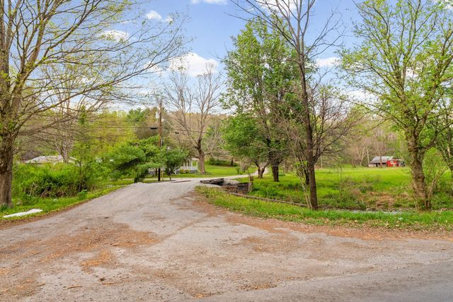 35 Bud Parker Lane, Erin, TN 37061
