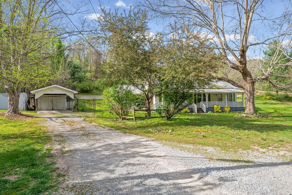 35 Bud Parker Lane, Erin, TN 37061