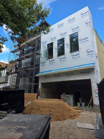 2210 Bartlett Street, Houston, TX 77098