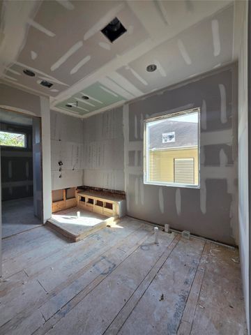 2210 Bartlett Street, Houston, TX 77098