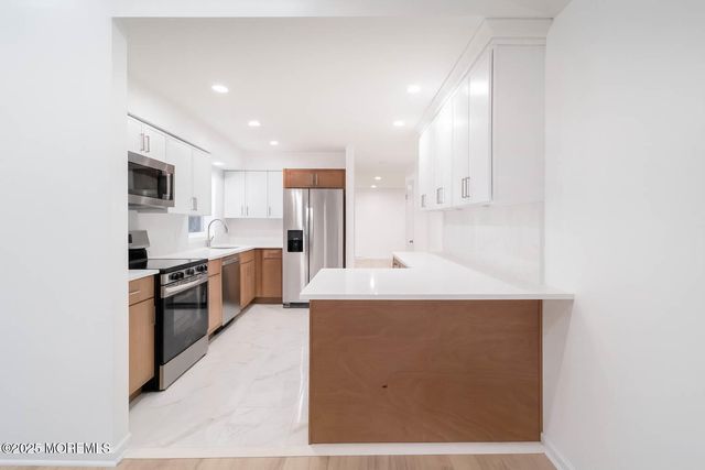 125 N Shore Road, Marmora, NJ 08223