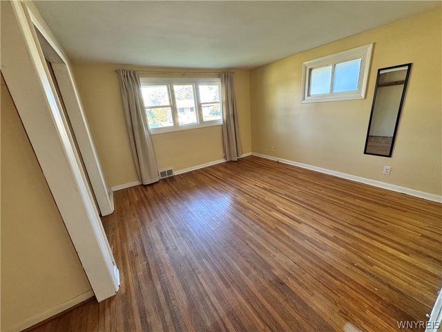 1158 Woodstock Avenue, Tonawanda, NY 14150