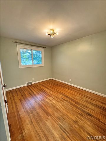 1158 Woodstock Avenue, Tonawanda, NY 14150