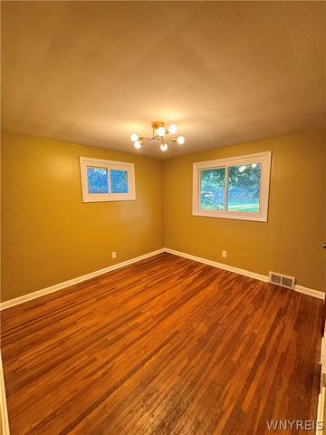 1158 Woodstock Avenue, Tonawanda, NY 14150