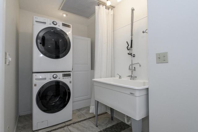 W195S9804 Racine AVENUE, Muskego, WI 53150