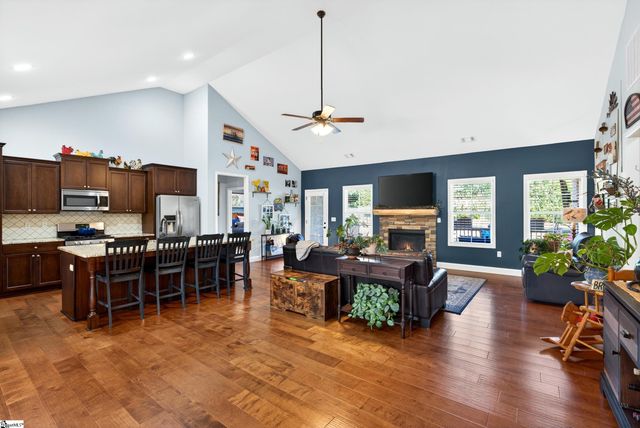 205 Cedar Knoll Way, Greer, SC 29651