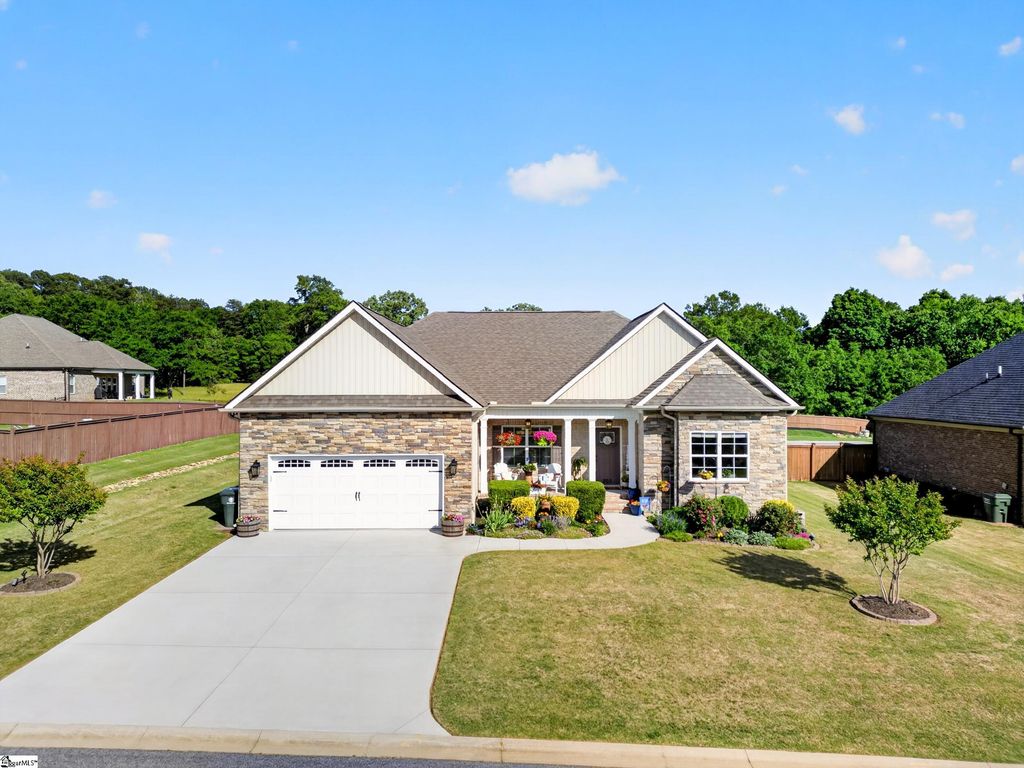 205 Cedar Knoll Way, Greer, SC 29651