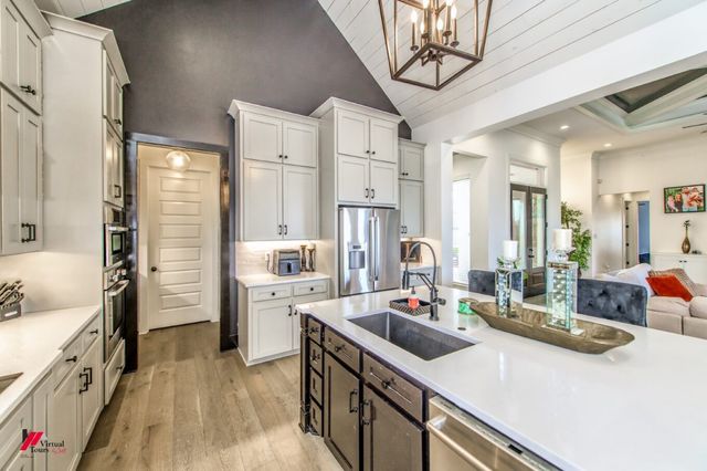200 Sam Willen, Benton, LA 71006