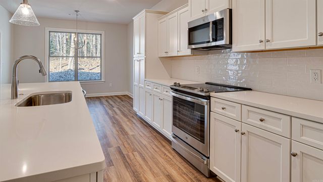 12 Sacedon Lane, Hot Springs Village, AR 71909