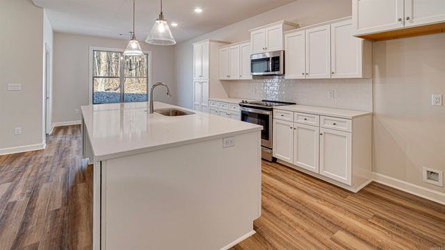 12 Sacedon Lane, Hot Springs Village, AR 71909