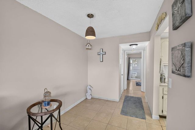 16 SUSSEX A, West Palm Beach, FL 33417
