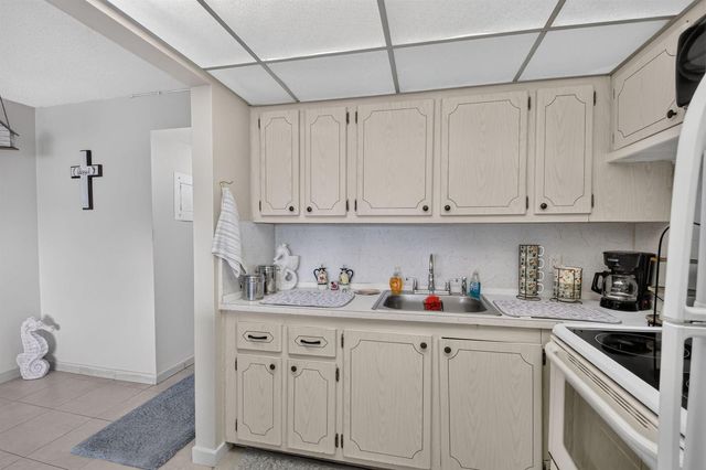 16 SUSSEX A, West Palm Beach, FL 33417
