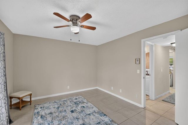 16 SUSSEX A, West Palm Beach, FL 33417