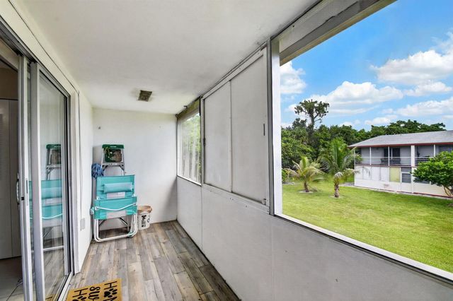 16 SUSSEX A, West Palm Beach, FL 33417