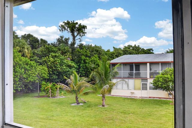 16 SUSSEX A, West Palm Beach, FL 33417