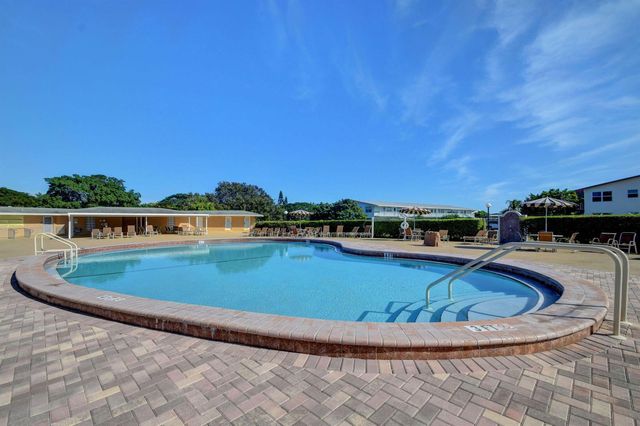 16 SUSSEX A, West Palm Beach, FL 33417