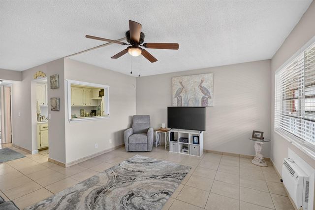 16 SUSSEX A, West Palm Beach, FL 33417