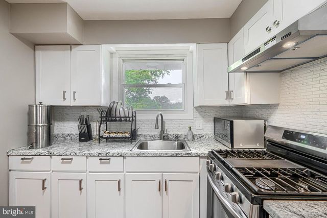 9405 THORNEWOOD CT, Parkville, MD 21234