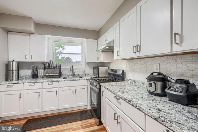 9405 THORNEWOOD CT, Parkville, MD 21234
