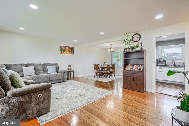 9405 THORNEWOOD CT, Parkville, MD 21234