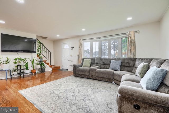 9405 THORNEWOOD CT, Parkville, MD 21234