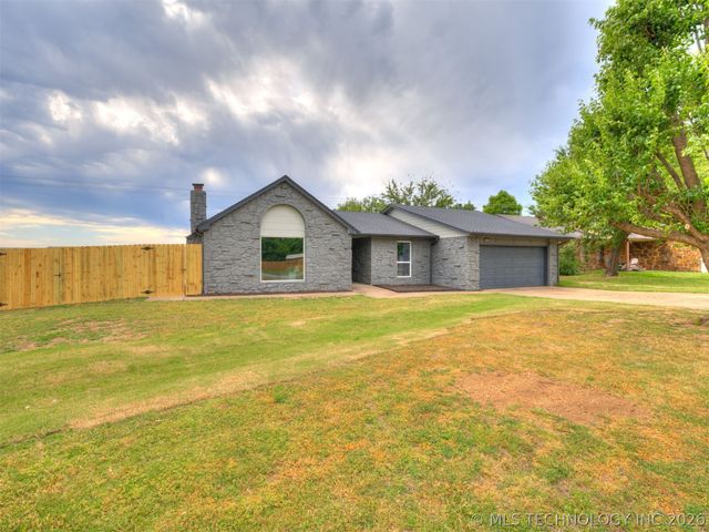 11272 S Franklin Avenue, Jenks, OK 74037