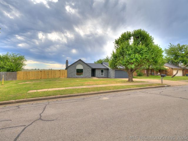 11272 S Franklin Avenue, Jenks, OK 74037