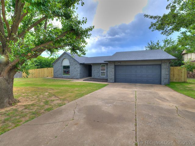 11272 S Franklin Avenue, Jenks, OK 74037