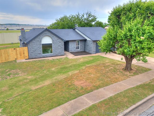 11272 S Franklin Avenue, Jenks, OK 74037