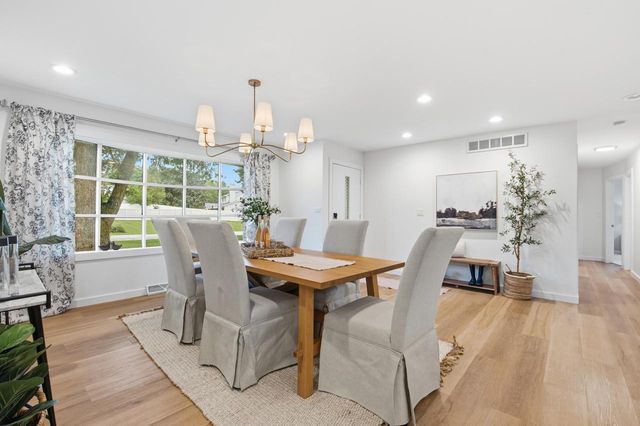 W332N5425 Solveson DRIVE, Nashotah, WI 53058