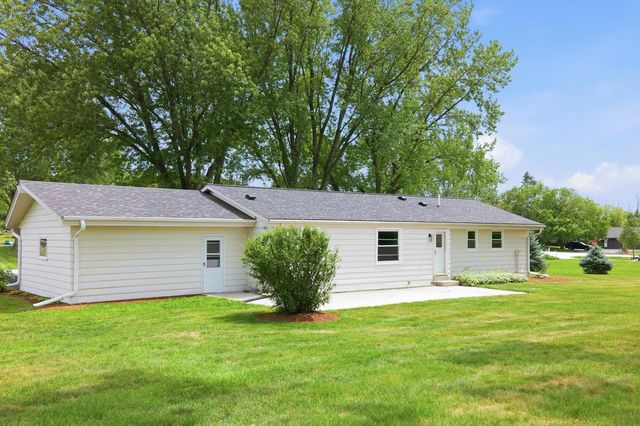 W332N5425 Solveson DRIVE, Nashotah, WI 53058