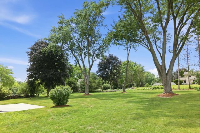 W332N5425 Solveson DRIVE, Nashotah, WI 53058