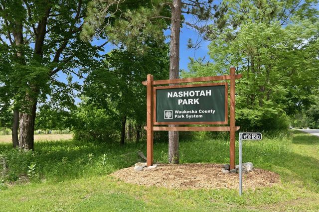 W332N5425 Solveson DRIVE, Nashotah, WI 53058