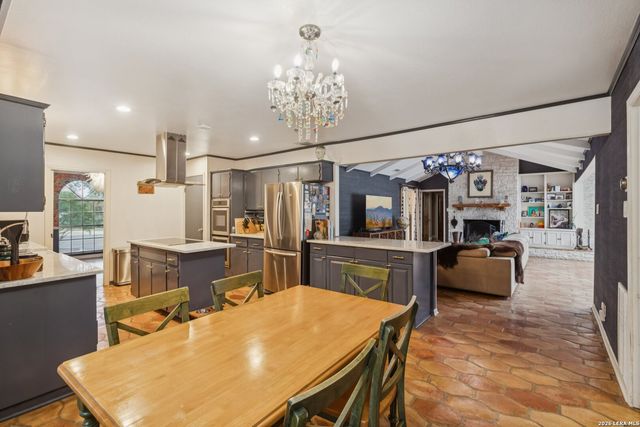 210 Chattington, Castle Hills, TX 78213