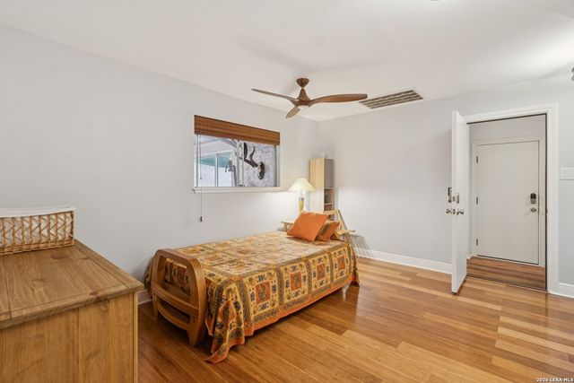 210 Chattington, Castle Hills, TX 78213