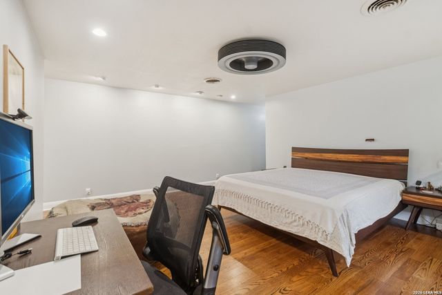 210 Chattington, Castle Hills, TX 78213