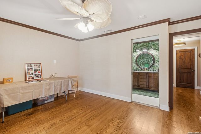 210 Chattington, Castle Hills, TX 78213