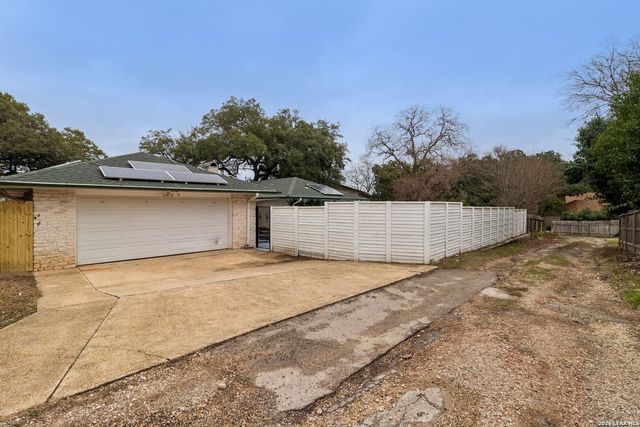 210 Chattington, Castle Hills, TX 78213
