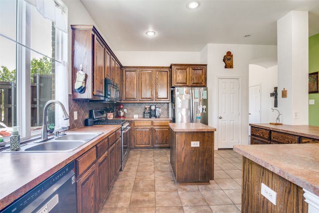 6219 Lakecrest Drive, Sachse, TX 75048